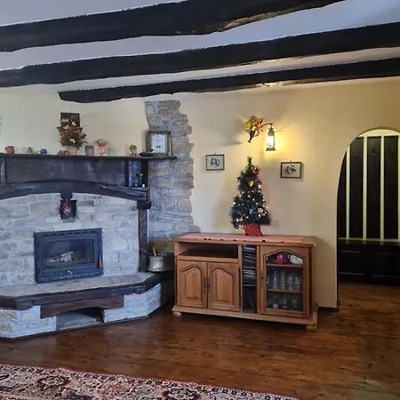 под орехите *