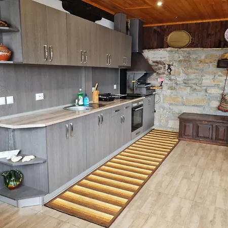 под орехите ゲストハウス