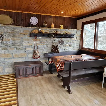 под орехите ゲストハウス