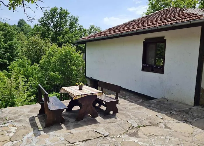 под орехите Къща за гости