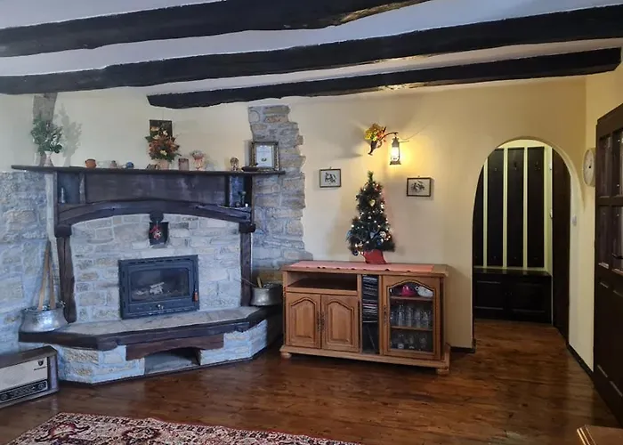 под орехите *