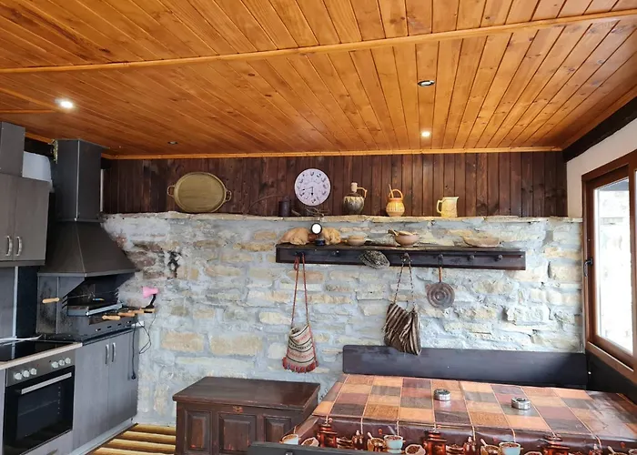 под орехите * Трявна